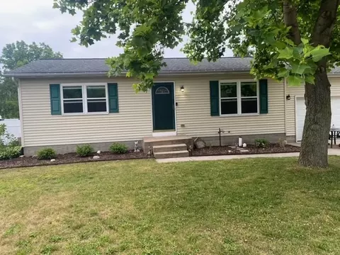 9948 Pine St, Lake City, PA 16423