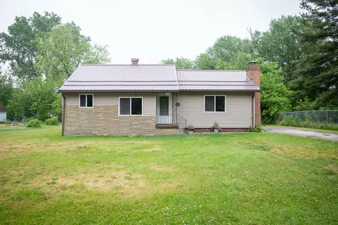 1115 Walbridge Rd, Erie, PA 16511
