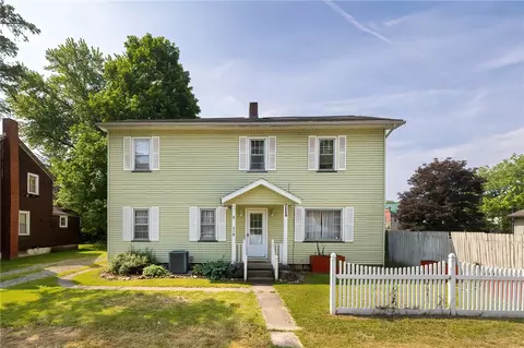 319 Washington St, Saegertown, PA 16433