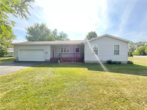 2800 Crestview Dr, North East, PA 16428