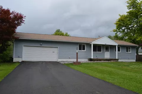 102 Lakeland Dr, Edinboro, PA 16412