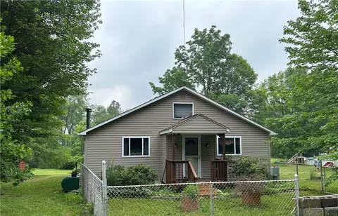 6420 Main St, Hartstown, PA 16131