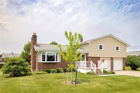 2930 Berkeley Rd, Erie, PA 16506