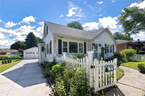 615 Indiana Dr, Erie, PA 16505
