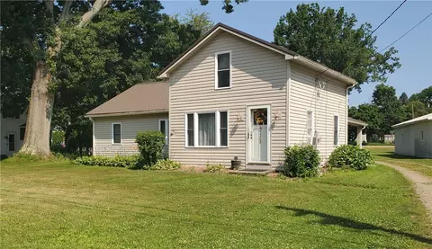 7268 Pine St, Fairview, PA 16415