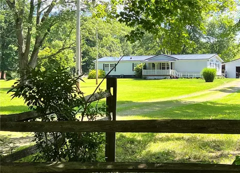 23787 Thomas Rd, Cambridge Springs, PA 16403