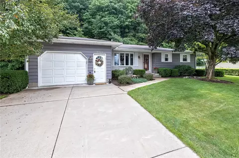 7701 Welcana Dr, Fairview, PA 16415