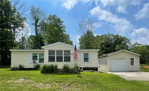 36083 Mable St, Canadohta Lake, PA 16438