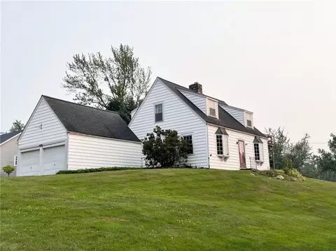 2828 Hastings Rd, Erie, PA 16506
