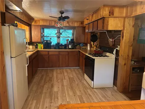 476 E Columbus Ave, Corry, PA 16407 photo 9