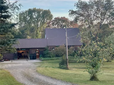 476 E Columbus Ave, Corry, PA 16407
