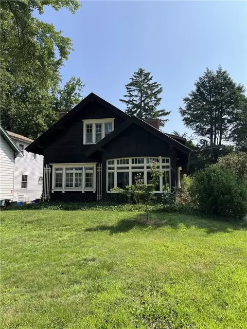 445 Lincoln Ave, Erie, PA 16505