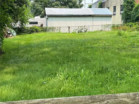 1111 Raspberry St, Erie, PA 16502