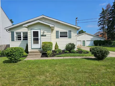 1036 Belleview Dr, Erie, PA 16504