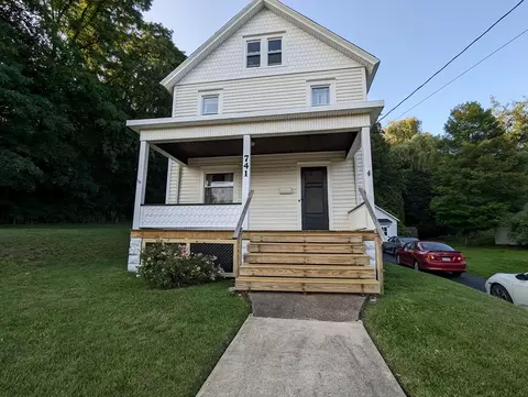 741 Washington St, Meadville, PA 16335