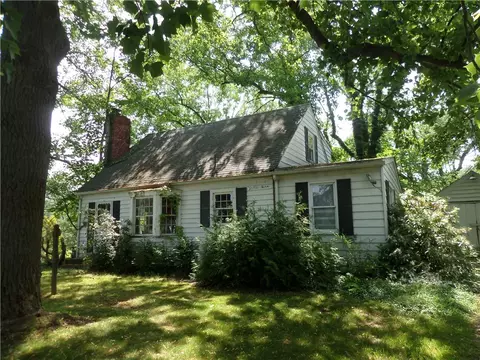 5453 E Lake Rd, Erie, PA 16511