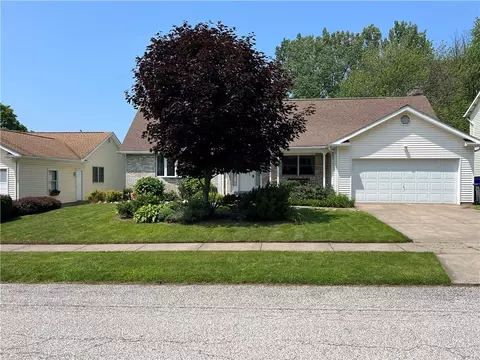 4656 White Pine Dr, Erie, PA 16506