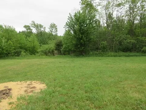7101 Bunker Trl, Erie, PA 16510