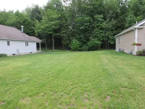7061 Sandy Trl, Erie, PA 16510