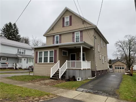215 E Smith St, Corry, PA 16407 photo 3
