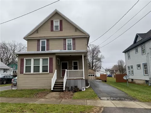215 E Smith St, Corry, PA 16407 photo 2