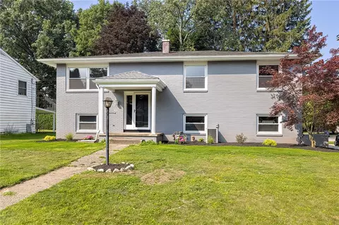 5534 King Rd, Erie, PA 16509