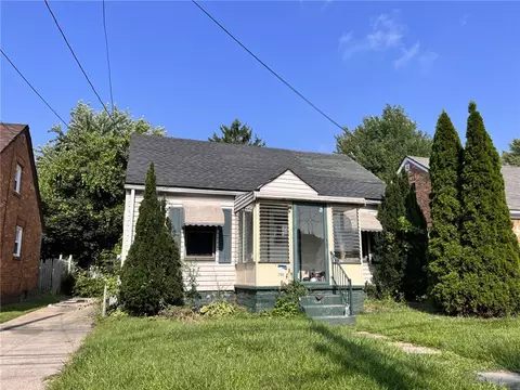 2109 Camphausen Ave, Erie, PA 16510