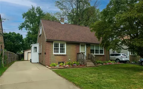 2652 Putnam Dr, Erie, PA 16511