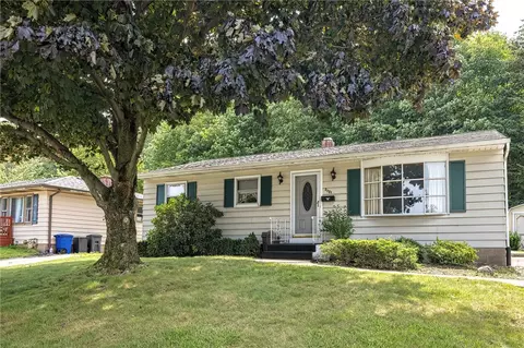 2721 E 44th St, Erie, PA 16510