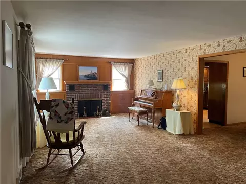 549 Wayne St, Corry, PA 16407 photo 6