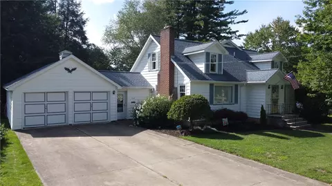549 Wayne St, Corry, PA 16407