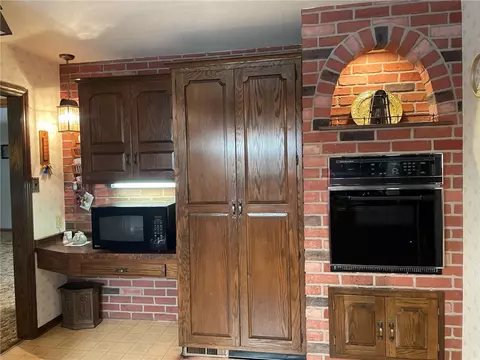 549 Wayne St, Corry, PA 16407 photo 4