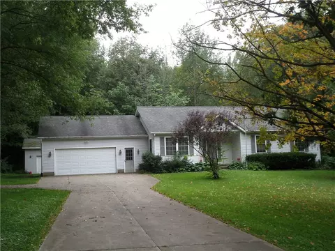 6845 Clark Rd, Erie, PA 16510