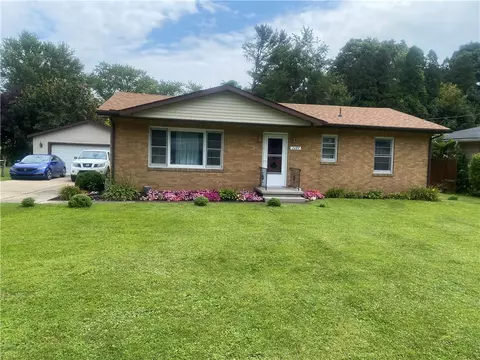 3489 Birchard Dr, Fairview, PA 16415
