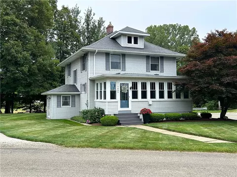 7495 Water St, Fairview, PA 16415