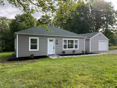 8375 Wattsburg Rd, Erie, PA 16509