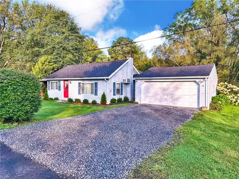 18967 French Creek Dr, Saegertown, PA 16433