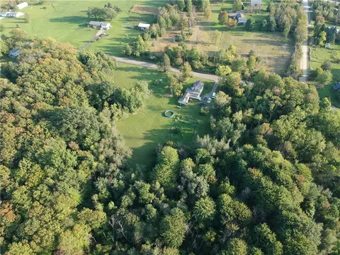 9528 Townline Rd, North East, PA 16428
