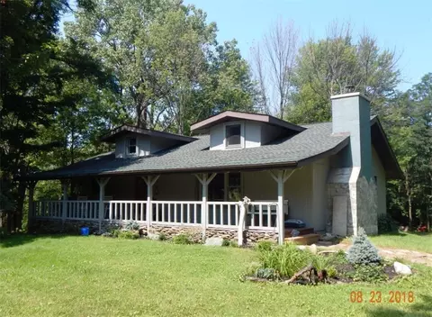6080 Clark Rd, Erie, PA 16510