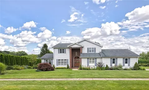 4333 Prestwick Dr, Erie, PA 16506