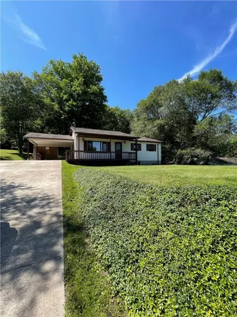 121 Brink Dr, Cambridge Springs, PA 16403