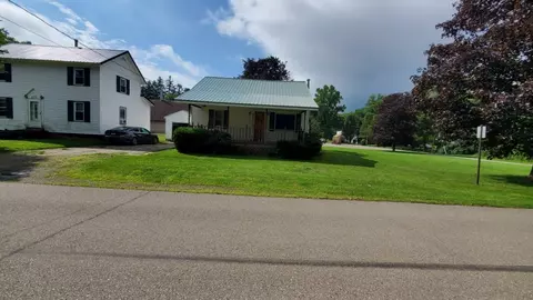 211 Broad St, Saegertown, PA 16433