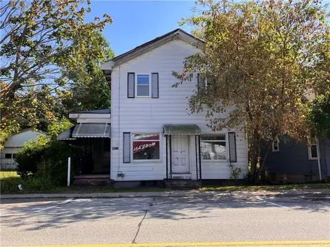 8971 Main St, Mckean, PA 16426
