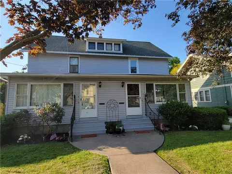 134-136 E Main St, North East, PA 16428