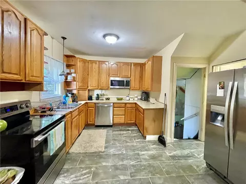 39 E Pleasant St, Corry, PA 16407 photo 4