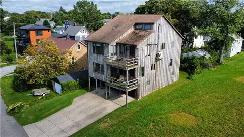 907 W Front St, Erie, PA 16507