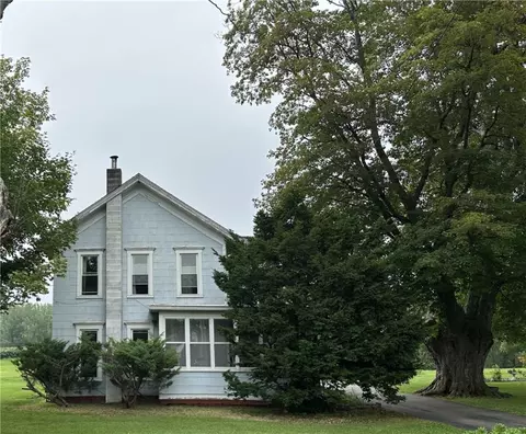 9168 Leet Rd, North East, PA 16428