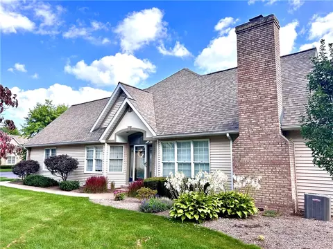 5217 Wolf Run Village Ln, Millcreek, PA 16505