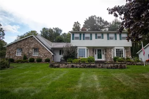 4423 Holiday Dr, Erie, PA 16506