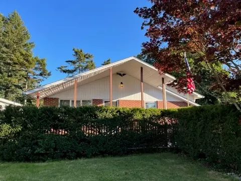 3507 W Lake Rd, Erie, PA 16505
